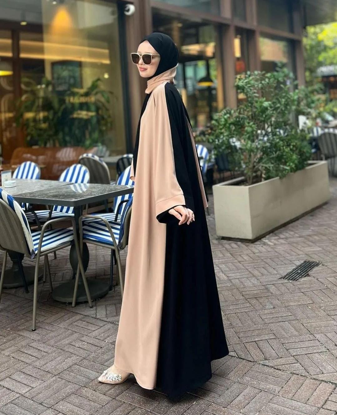 Elegant Abaya With Stoller